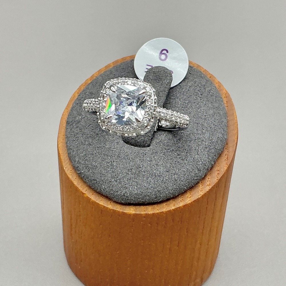 Bomb Party She's A Stunner Ring Womens Silver Tone Halo Cushion Cut Size 9